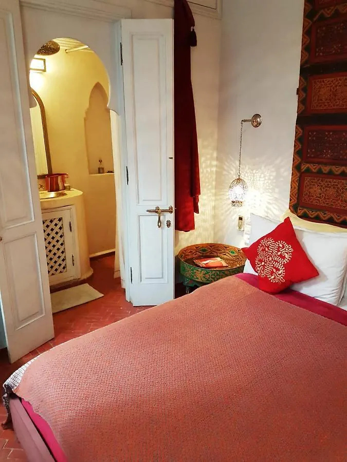 Riad Laly Tourisme Eclaire Le Bijou De La Medina Marraquexe 3*,