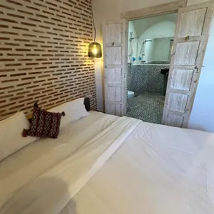 Islane Hotell
